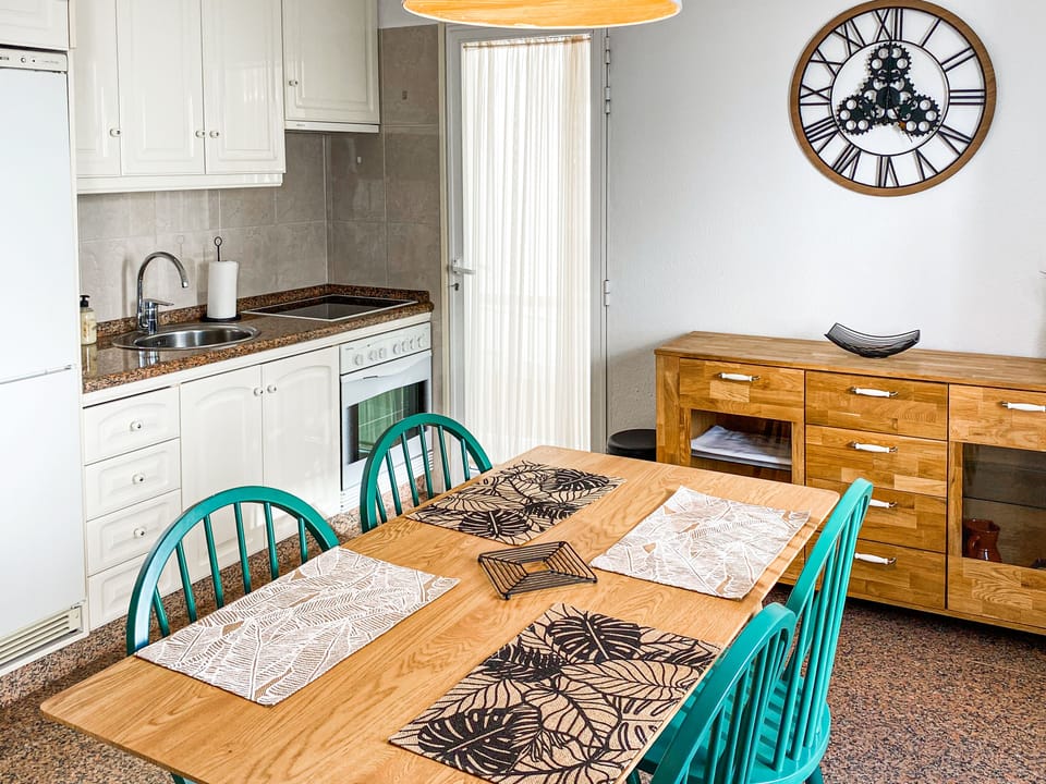 Kitchen and dining area