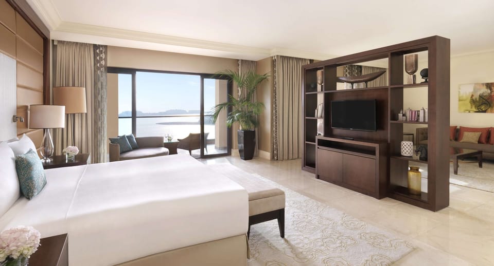 Minibar, in-room safe, soundproofing, iron/ironing board