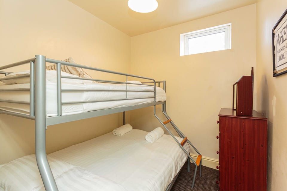 Apartment, Private Bathroom (Pear Suite) | 2 bedrooms