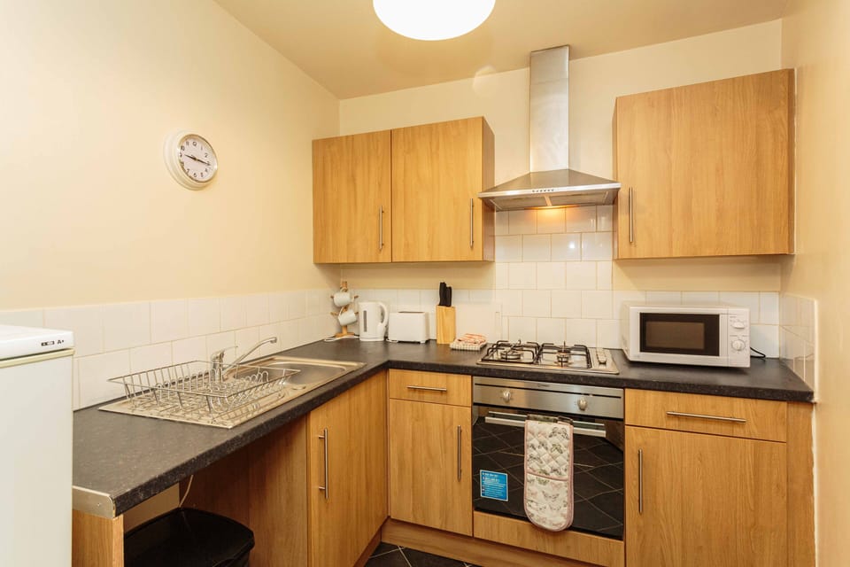 Apartment, Private Bathroom (Pear Suite) | Shared kitchen