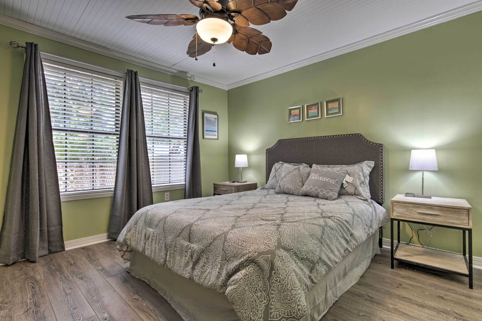 Bedroom 1 | Queen Bed | Linens Provided