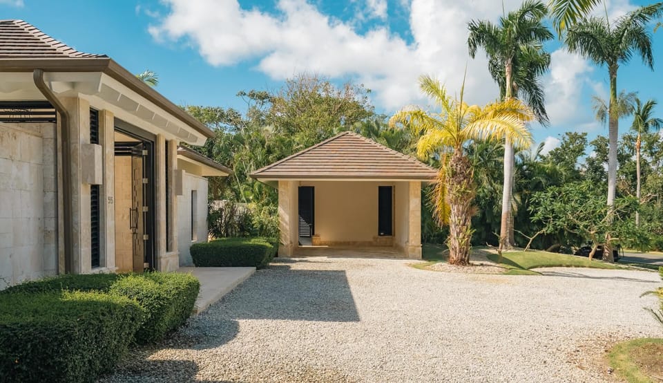 Arrecife 55 - Dramatic luxury villa with golf and ocean view (3449)
