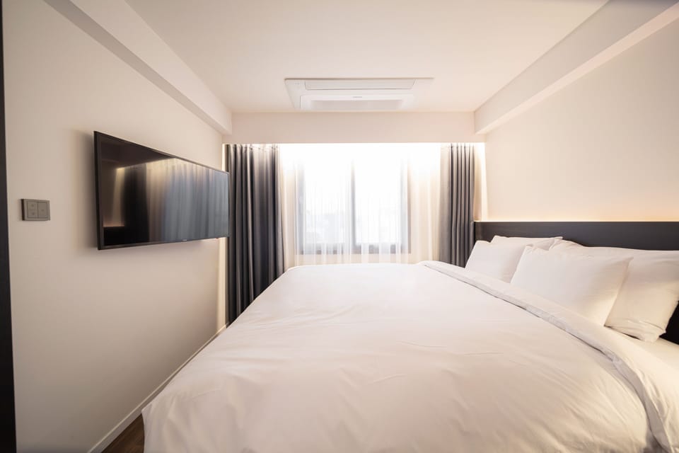 Moyen Suite | Free WiFi, bed sheets