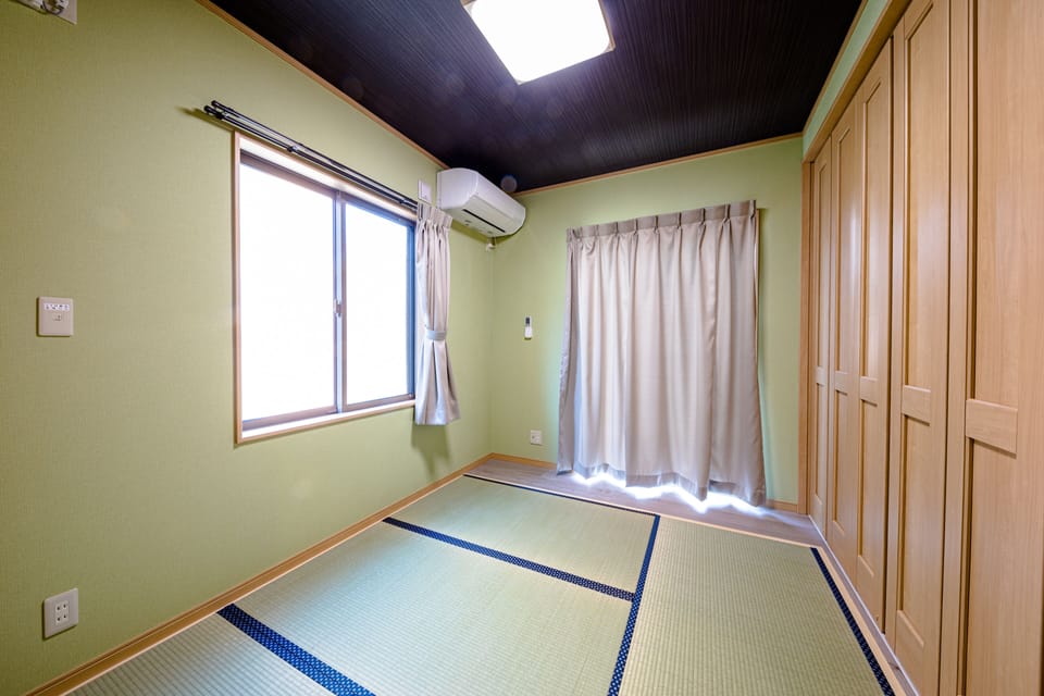 Private Vacation Home | 2 bedrooms, desk