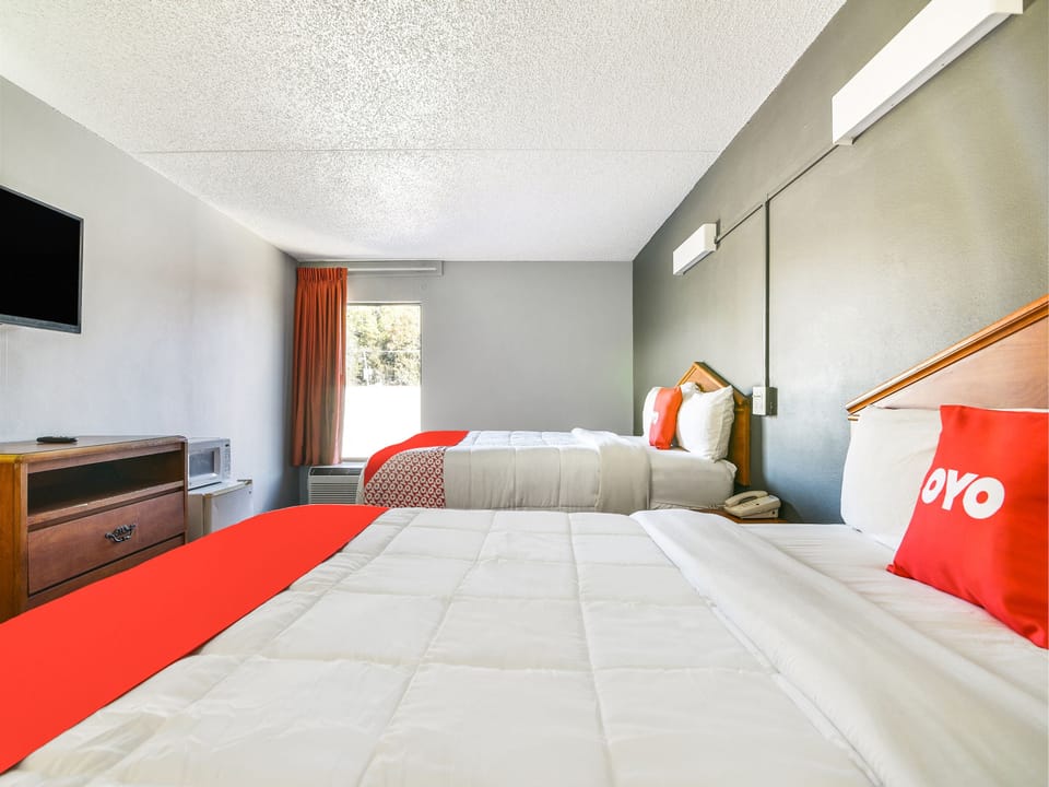 Desk, iron/ironing board, WiFi (free), bed sheets