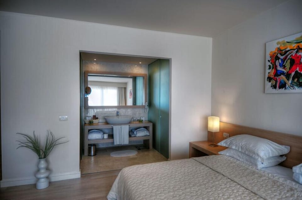 Grand Suit Oda | Minibar, in-room safe, desk, soundproofing