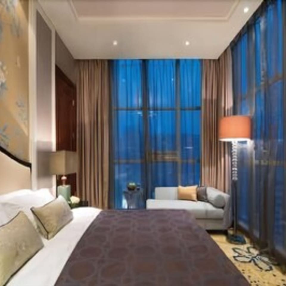 In-room safe, desk, soundproofing, iron/ironing board (on request)