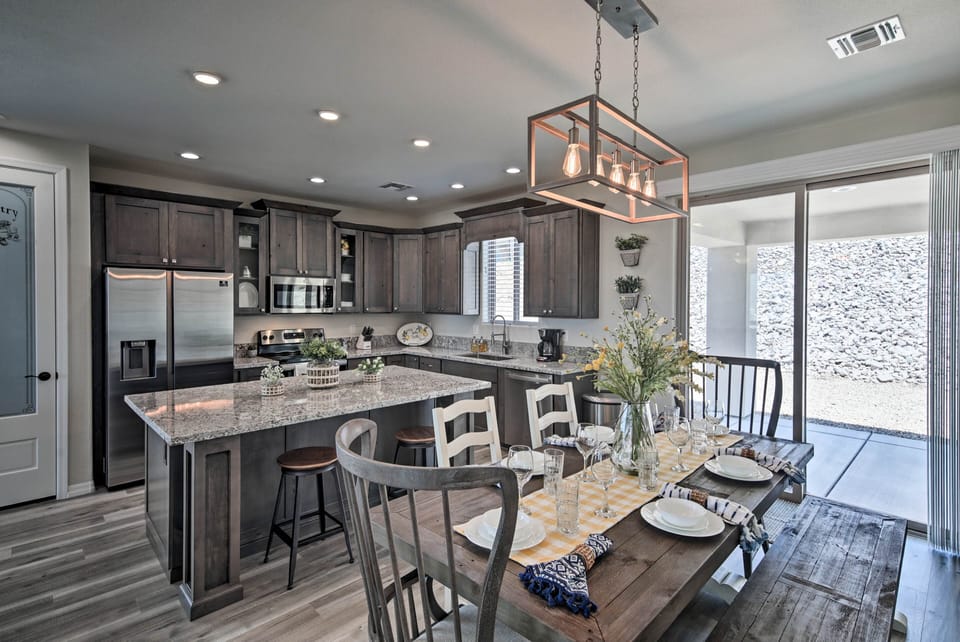 Dining Table | Dishware & Flatware Provided