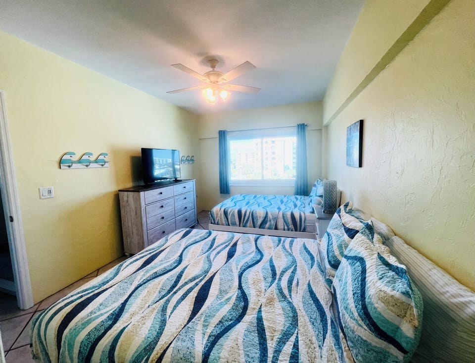 Guest Bedroom with 2 queen beds.