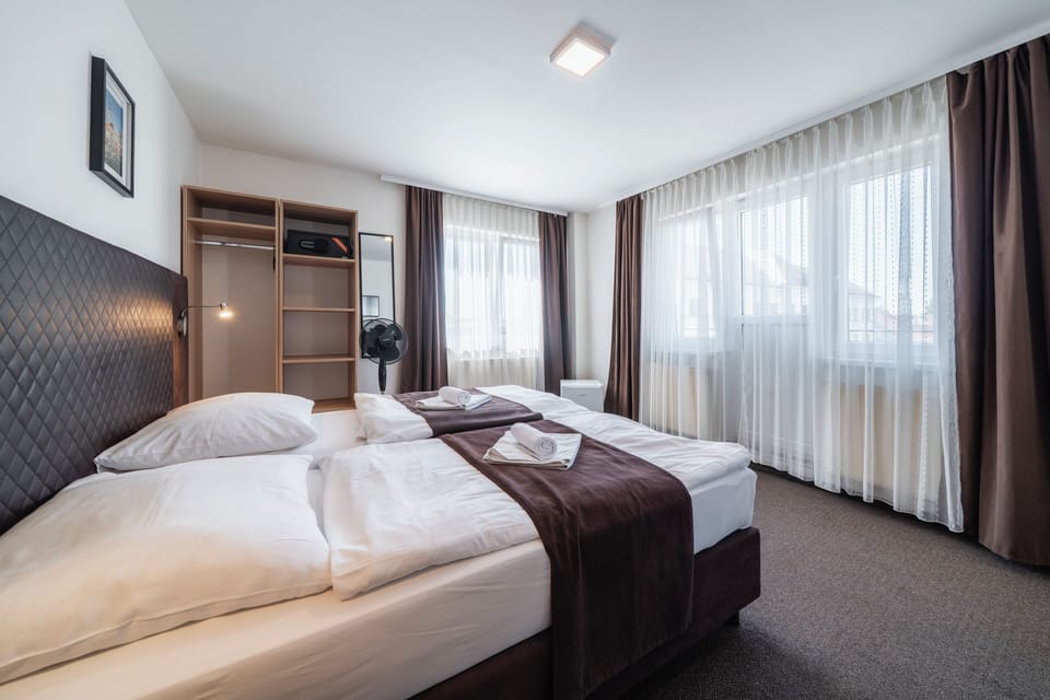 Double or Twin Room, 1 Bedroom, Balcony | Desk, free WiFi