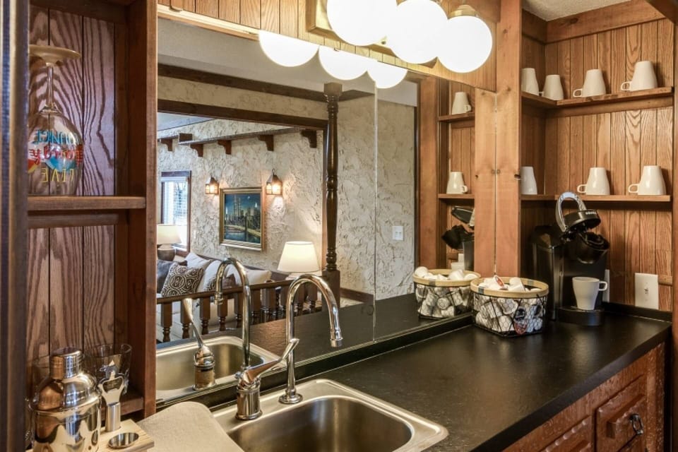 Beverage Bar - grab a cup of coffee in the morning - or pour yourself an evening beverage for dinner!