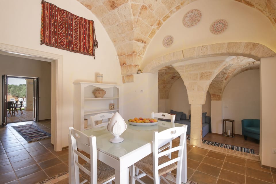 Villa, 4 Bedrooms | In-room dining