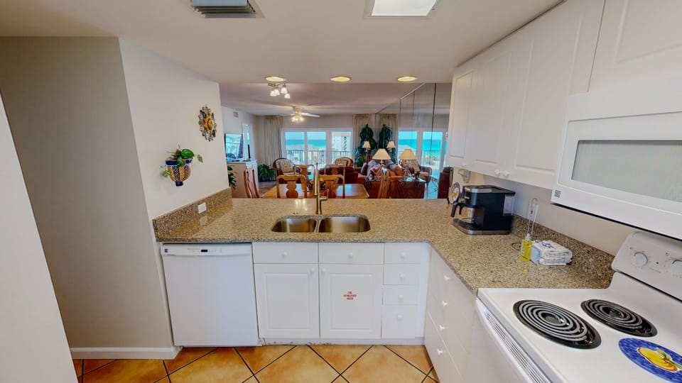 Condo, 2 Bedrooms | Private kitchen | Fridge, coffee/tea maker, toaster