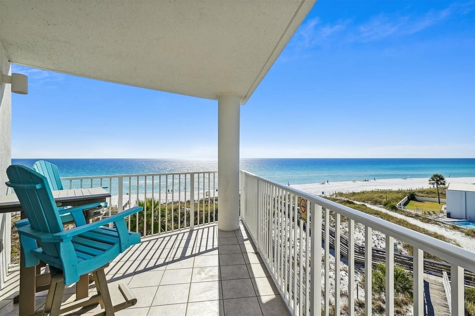 Condo, 3 Bedrooms | Property grounds