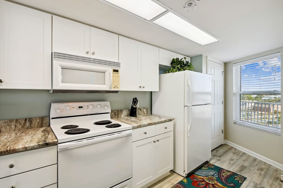 Condo, 2 Bedrooms | Private kitchen | Coffee/tea maker, fridge, toaster