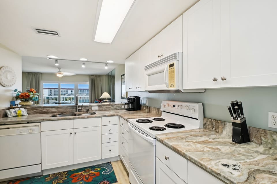 Condo, 2 Bedrooms | Private kitchen | Coffee/tea maker, fridge, toaster