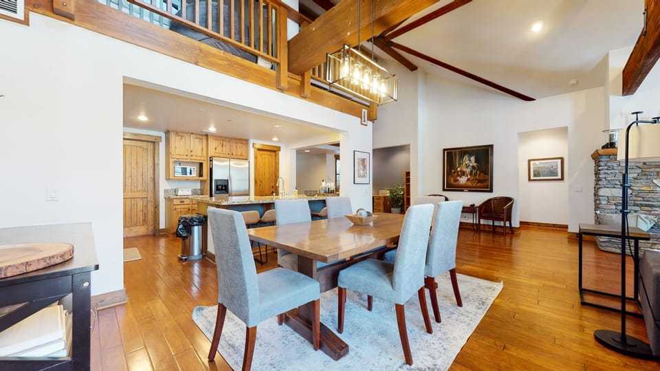 Townhome, 2 Bedrooms | Dining