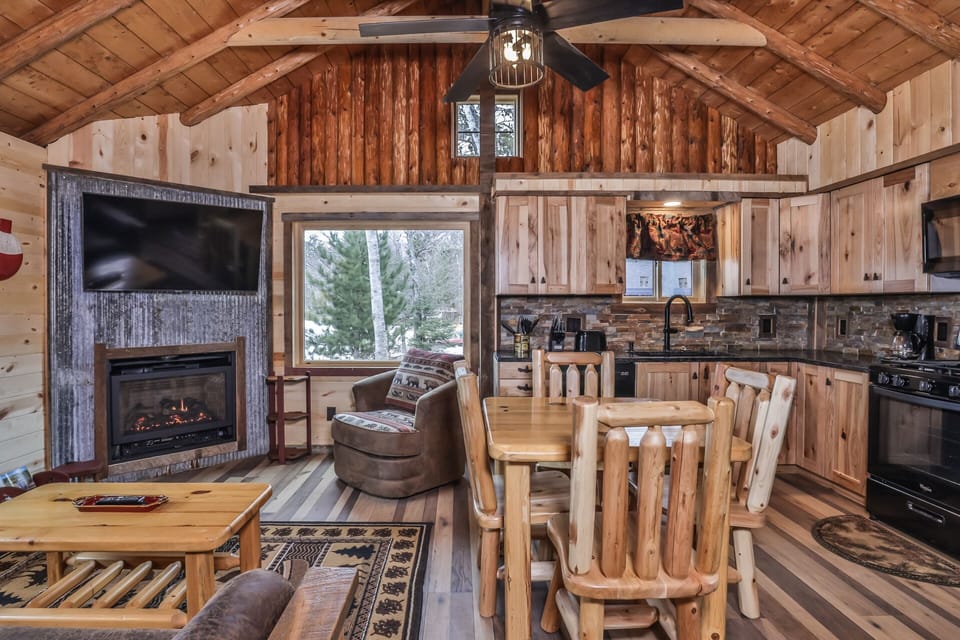 Open concept living/dining room area