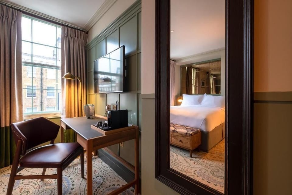 Comfort Double Room | In-room safe, soundproofing, iron/ironing board, free WiFi