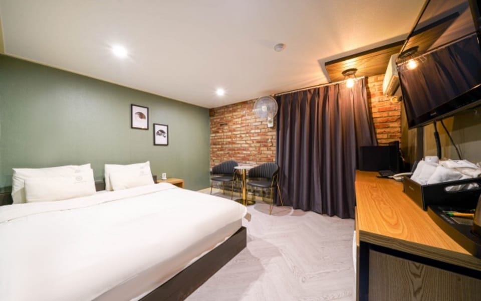 Deluxe Double Room | Free WiFi