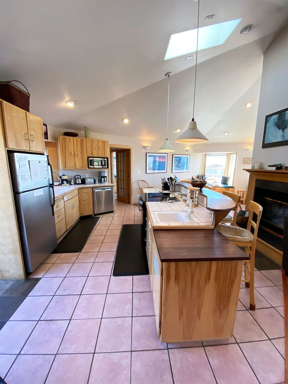 Long view of the kitchen 