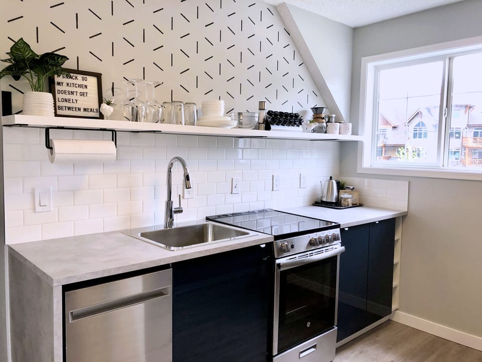 Newly renovated and fully-stocked kitchen to enjoy a meal at home!