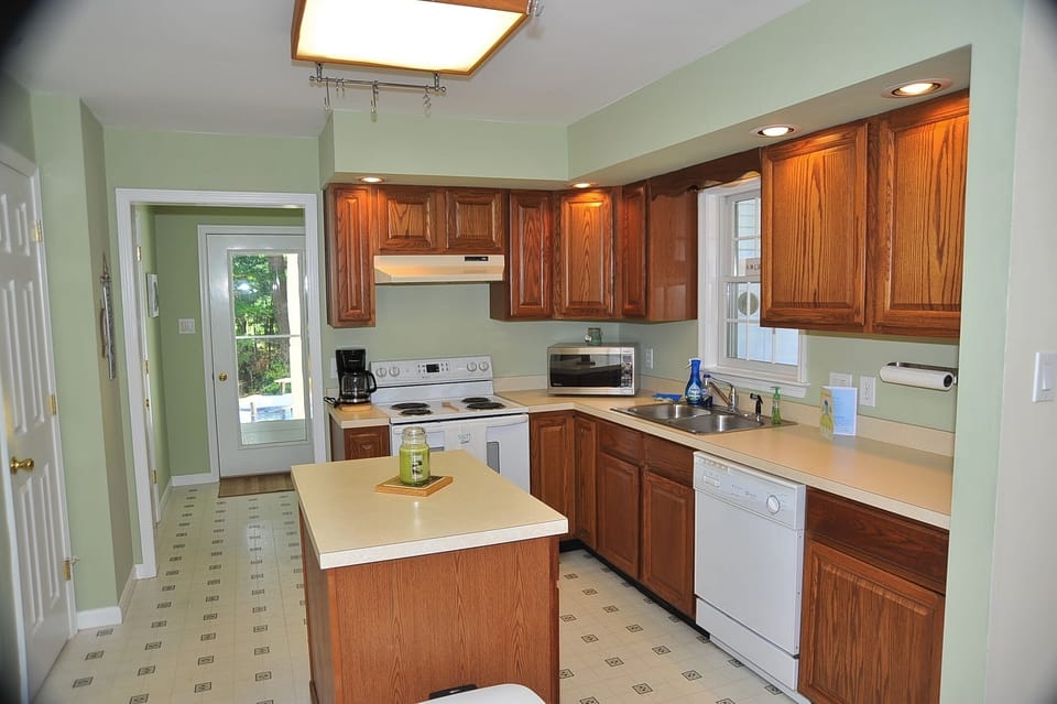kitchen to back deck