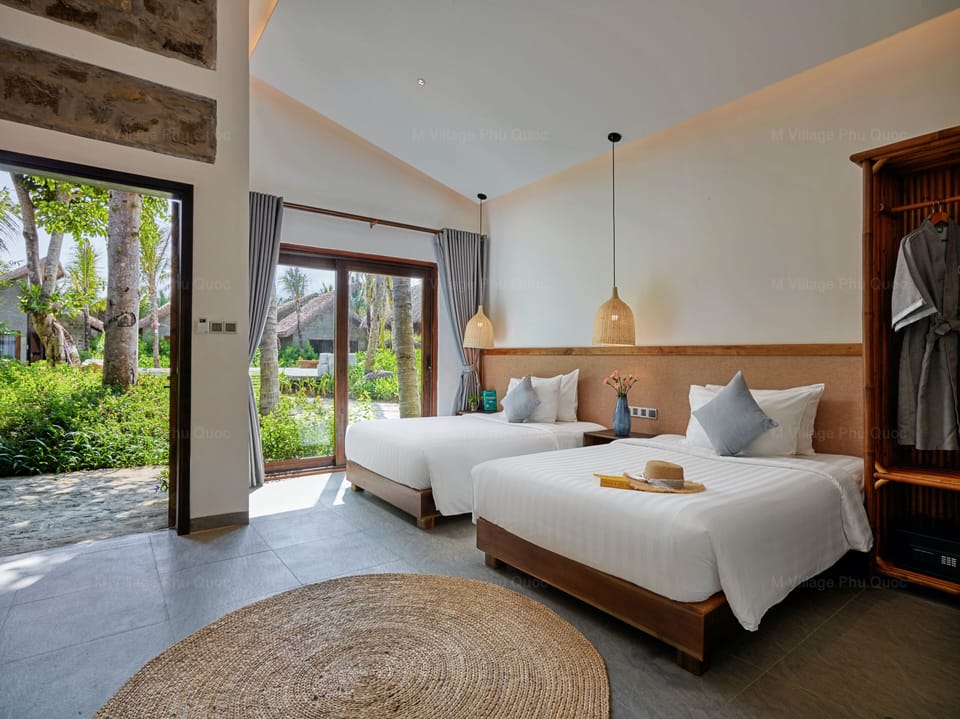 Garden Twin House | Pillowtop beds, minibar, in-room safe, desk