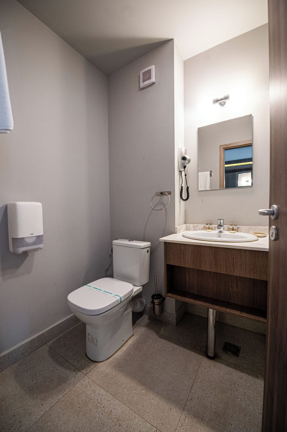 Standard Double Room, Balcony | Bathroom | Shower, towels