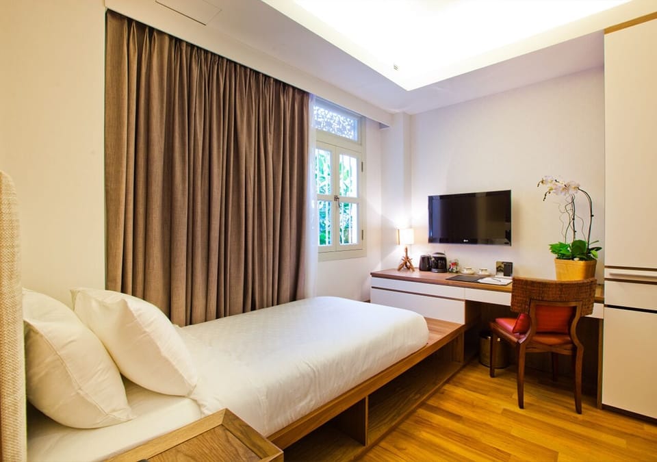Standard Single Room | Minibar, in-room safe, desk, blackout drapes