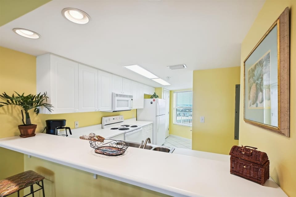 Condo, 2 Bedrooms | Private kitchen | Fridge, coffee/tea maker, toaster