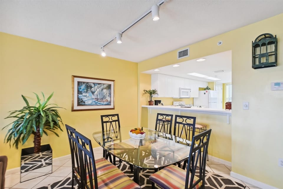 Condo, 2 Bedrooms | Interior