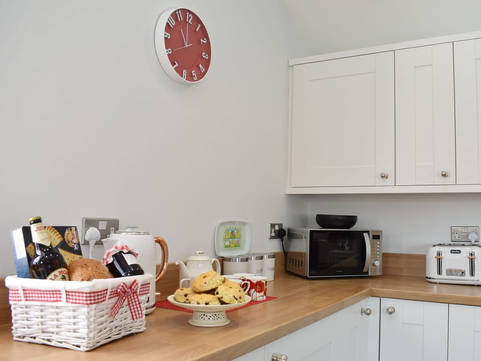 Kitchen | The Stables - Chalet Farm Holidays, Langtoft, near Driffield