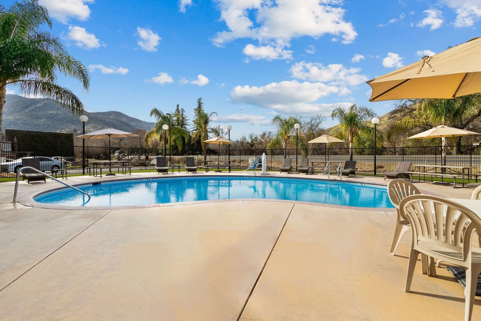 Comfort Inn & Suites Sequoia/Kings Canyon Hotel in Three Rivers