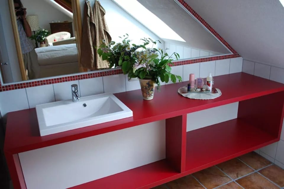 Bathroom sink