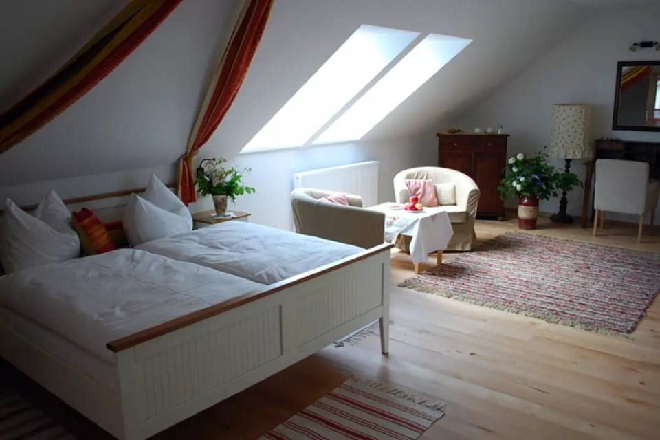 Free cribs/infant beds, free WiFi, bed sheets