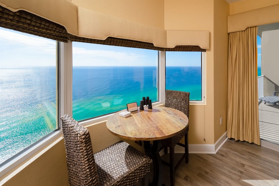 Bistro Seating - Spectular Views