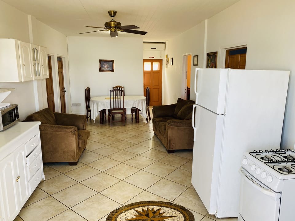 Microwave, freezer