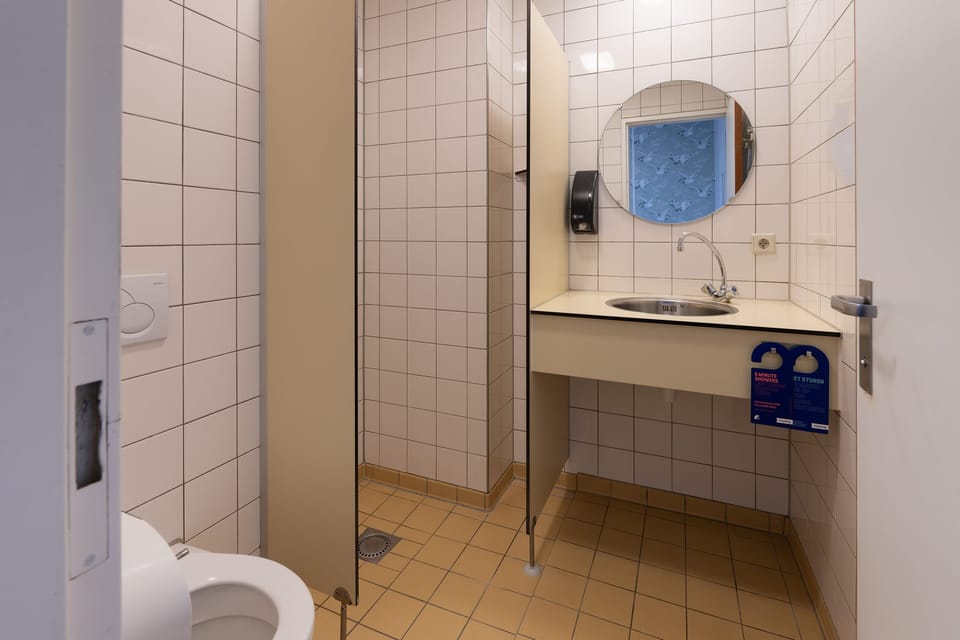 Standard Twin Room, Private Bathroom | Bathroom | Shower, eco-friendly toiletries