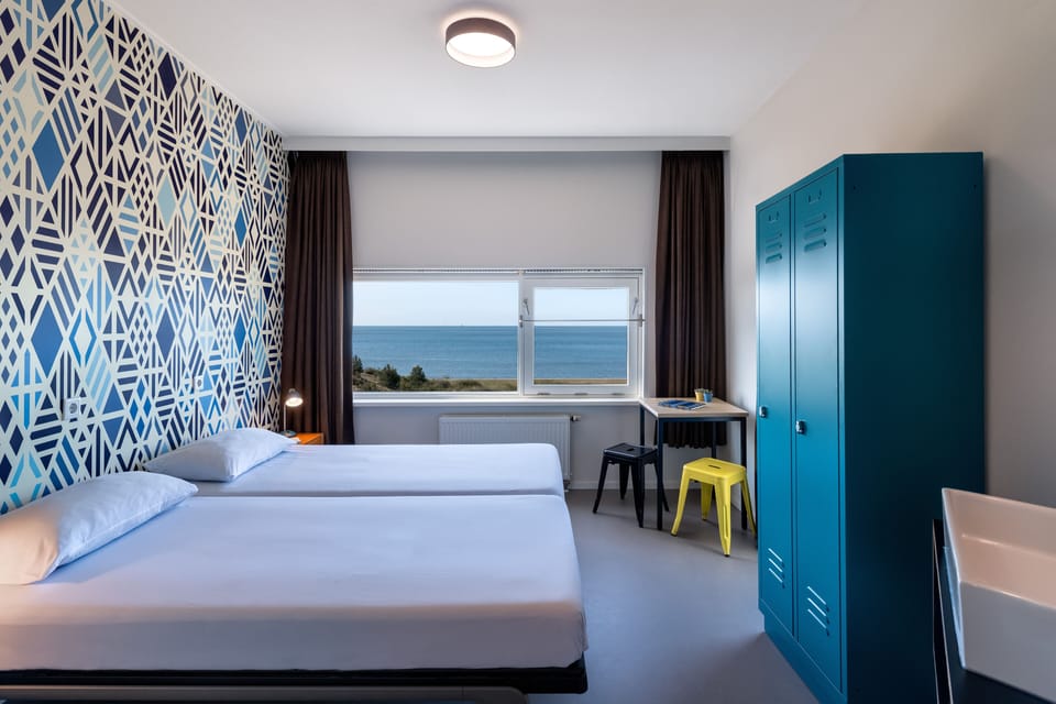 WiFi (free), bed sheets