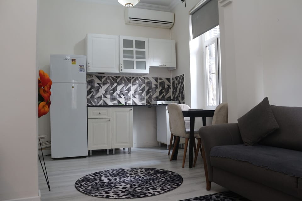 Apartment, 1 Bedroom | Private kitchen
