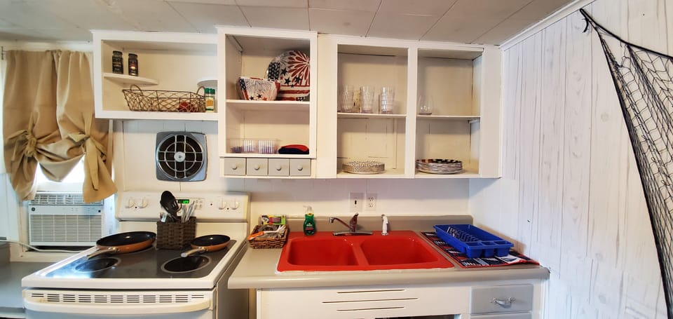 Kitchen sink.