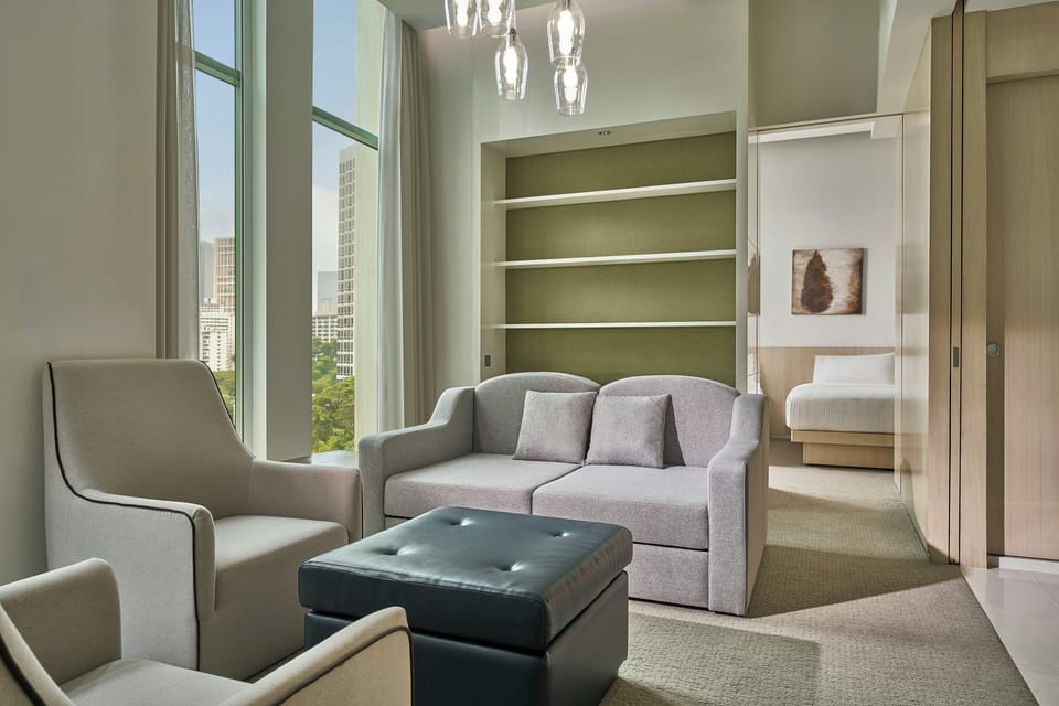 Minibar, in-room safe, laptop workspace, blackout drapes