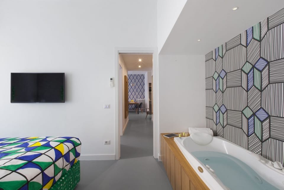 Luxury Design Home & Jacuzzi in Heart of Sorrento Apartment in Sorrento