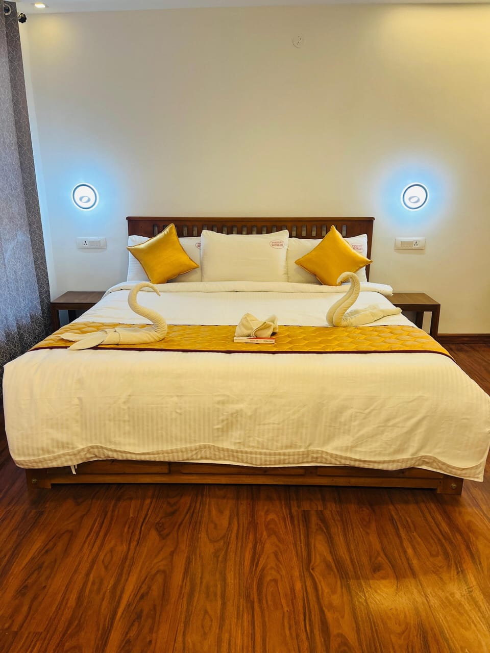 Executive Double Room | Hypo-allergenic bedding, desk, bed sheets