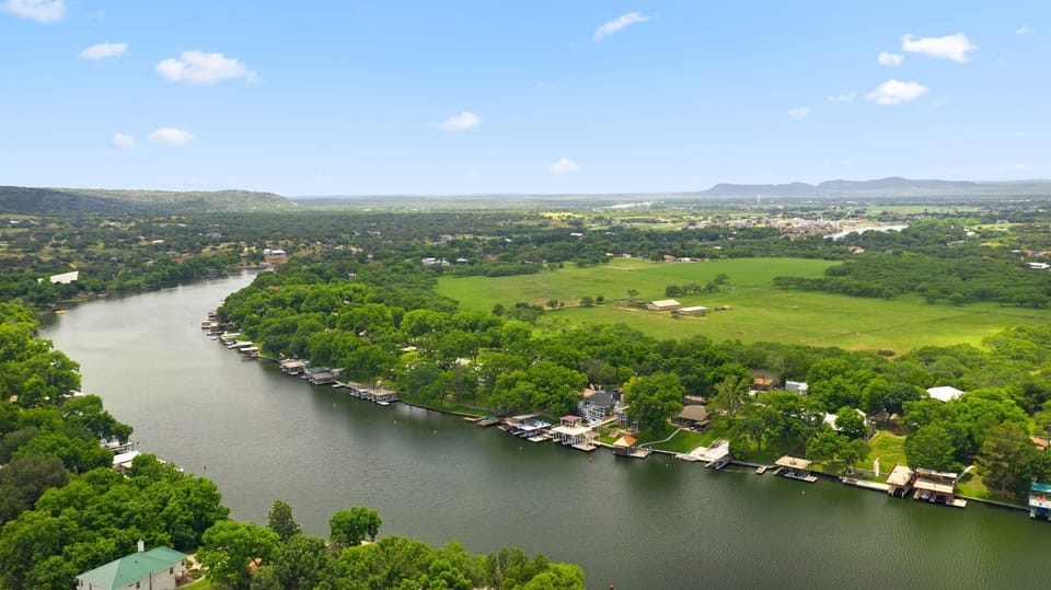 Located on the Colorado Arm of Lake LBJ, perfect for wakeboarding!