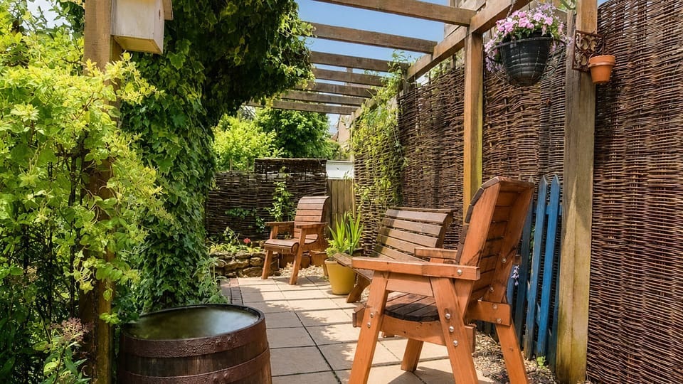 Seating area with loungers,  Suncroft, Bolthole Retreats