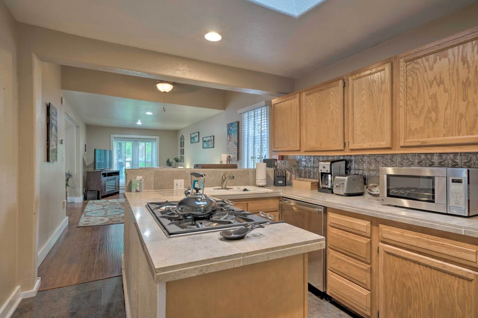 Fully Equipped Kitchen | Cooking Essentials | Coffee Maker | Dishware/Flatware