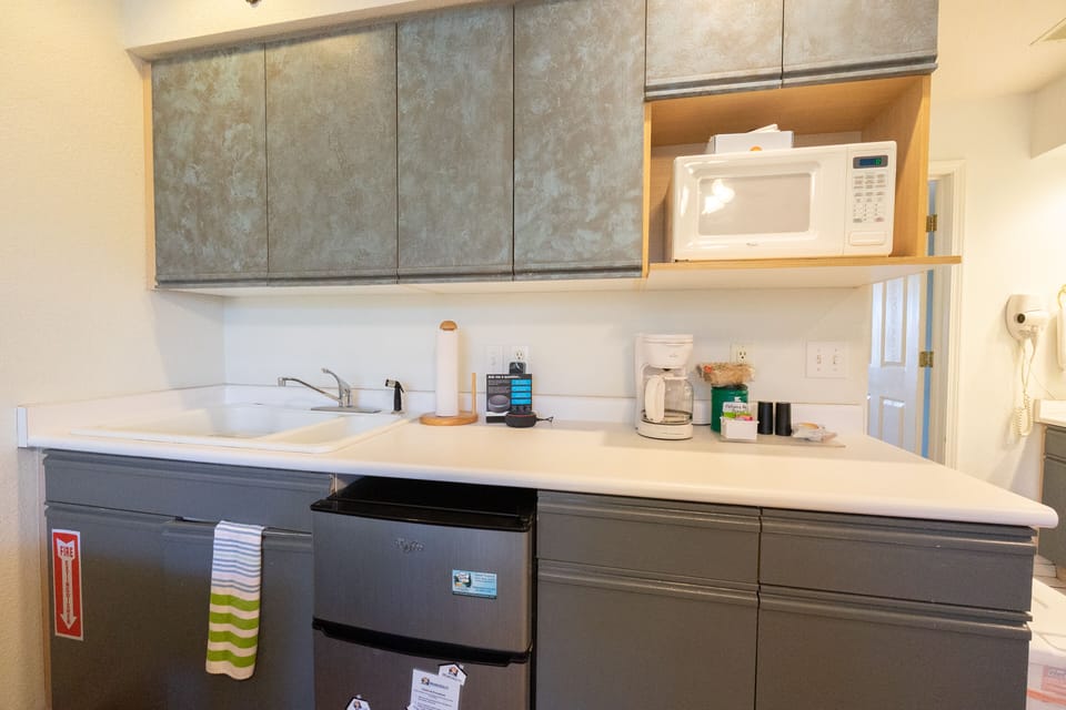 Minimal Kitchen~ Sink, Mini Fridge, Microwave