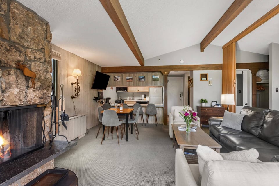A full kitchen, flat screen TV, wood burning fireplace, balcony and gas grill are all found in this ideal vacation rental in Snowmass!